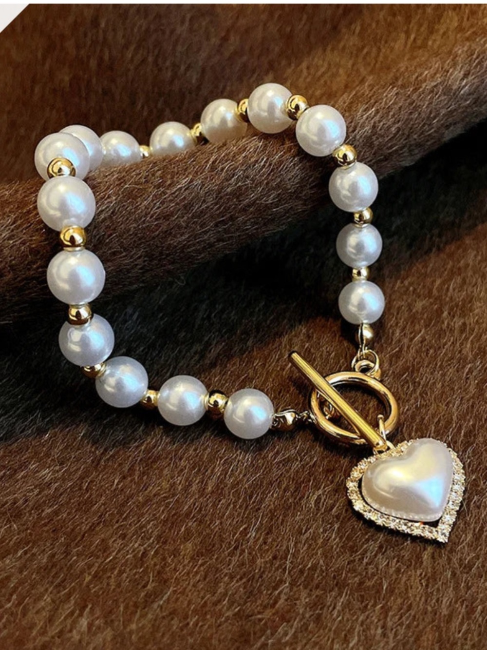 Pearl Heart Toggle Bracelet - White and Gold Women’s Jewelry - Picture 7 of 7